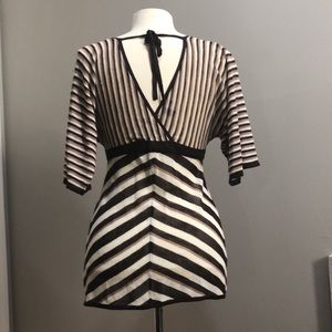NWT.BEBE Top.StripeSweater Blouse, With Kimono Sleeves . Size Small.